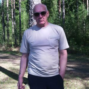 Игорь, 64 года, Санкт-Петербург