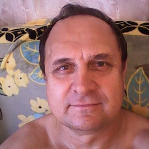 Парни в Химках: Виктор, 63 - ищет девушку из Химок