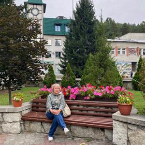 Девушки в Бийске: Елена, 59 - ищет парня из Бийска