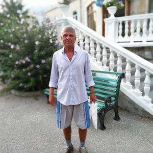 Парни в Химках: Виктор, 61 - ищет девушку из Химок