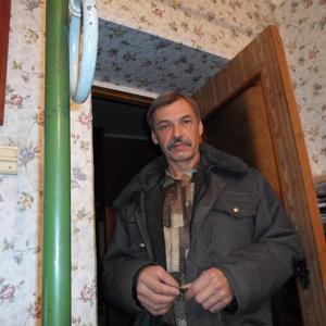 Виктор, 66 лет, Белгород