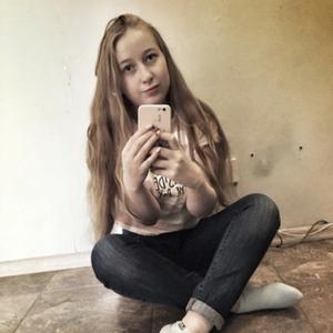 Девушки в Новосибирске: Ирина, 27 - ищет парня из Новосибирска