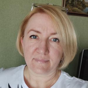 Девушки в Омске: Ольга, 49 - ищет парня из Омска