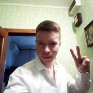 Парни в Волгограде: Евгений, 26 - ищет девушку из Волгограда