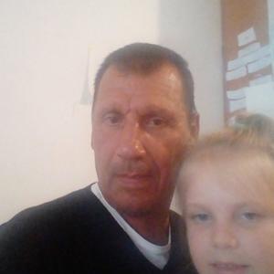 Парни в Екатеринбурге: Салават, 55 - ищет девушку из Екатеринбурга