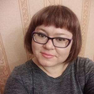Девушки в Томске: Юлия, 40 - ищет парня из Томска