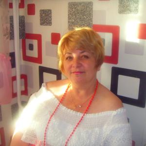 Девушки в Смоленске: Елена, 61 - ищет парня из Смоленска