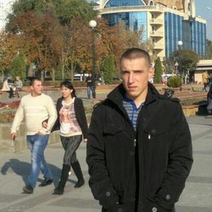 Viktor, 33 года, Псков