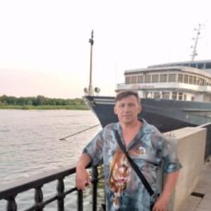 Парни в Барнауле (Алтайский край): Ренат, 53 - ищет девушку из Барнаула (Алтайский край)