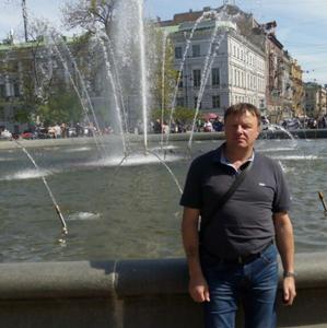 Леонид, 64 года, Санкт-Петербург