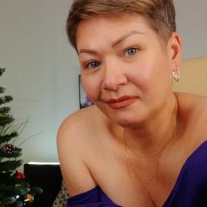 Elena, 47 лет, Санкт-Петербург