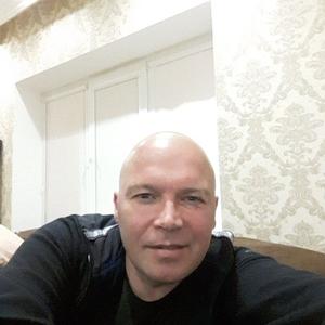 Виктор, 48 лет, Апшеронск