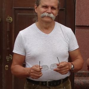 Парни в Ижевске: Игорь, 68 - ищет девушку из Ижевска