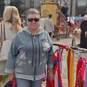 Девушки в Ангарске: Ирина, 61 - ищет парня из Ангарска