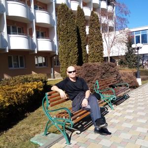 Игорь, 46 лет, Новоалтайск