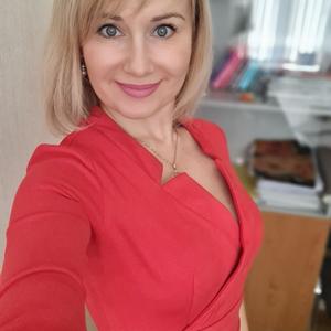 Девушки в Казани (Татарстан): Альбина, 37 - ищет парня из Казани (Татарстан)
