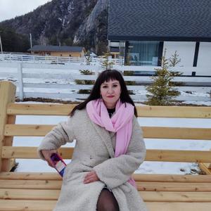 Девушки в Новосибирске: Марина, 45 - ищет парня из Новосибирска