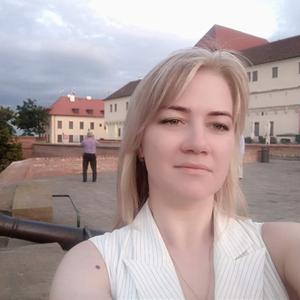 Девушки в Ижевске: Катя, 34 - ищет парня из Ижевска