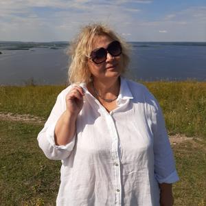 Девушки в Ульяновске: Ирина, 63 - ищет парня из Ульяновска