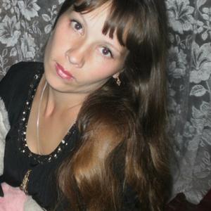 Девушки в Бийске: Yulia, 46 - ищет парня из Бийска