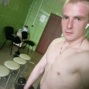Андрей, 26 лет, Волхов