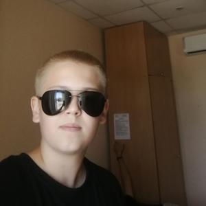 Парни в Минске (Беларусь): Вадим, 18 - ищет девушку из Минска (Беларусь)
