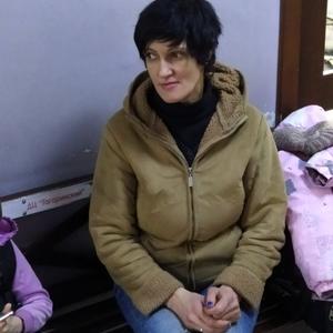 Девушки в Прокопьевске: Елена, 44 - ищет парня из Прокопьевска