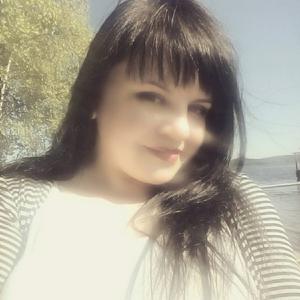 Девушки в Петрозаводске: Kristinka, 37 - ищет парня из Петрозаводска