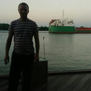 Анатолий, 38 лет, Астрахань