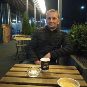 Парни в Кишиневе: Сергей, 45 - ищет девушку из Кишинева