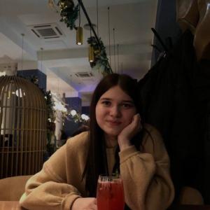 Девушки в Волгограде: Вероника, 19 - ищет парня из Волгограда