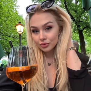 Девушки в Санкт-Петербурге: Lana, 24 - ищет парня из Санкт-Петербурга