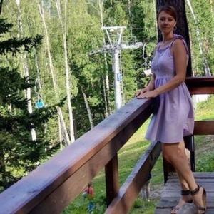 Девушки в Новосибирске: Елена, 43 - ищет парня из Новосибирска