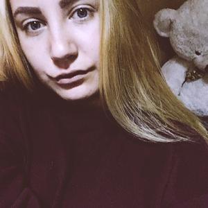 Девушки в Омске: Алена, 23 - ищет парня из Омска