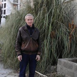 Парни в Сочи: Евгений, 73 - ищет девушку из Сочи