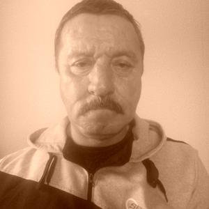 Юрий, 55 лет, Среднеуральск