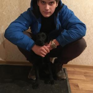 Парни в Челябинске: Максим, 25 - ищет девушку из Челябинска
