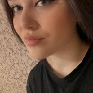 Девушки в Ульяновске: Марина, 22 - ищет парня из Ульяновска