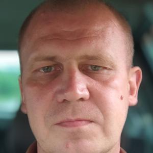 Парни в Лесосибирске: Виталий, 42 - ищет девушку из Лесосибирска