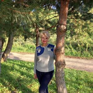 Девушки в Уссурийске: Elena, 57 - ищет парня из Уссурийска