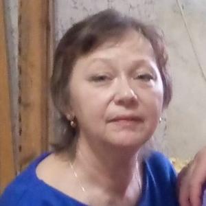 Девушки в Пскове: София, 65 - ищет парня из Пскова