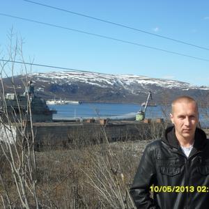 Парни в Вологде: Sergeq, 44 - ищет девушку из Вологды