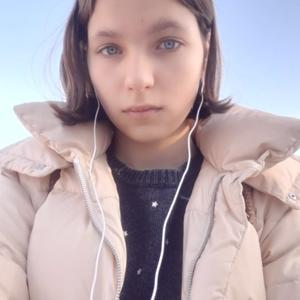 Девушки в Магнитогорске: Анна, 22 - ищет парня из Магнитогорска