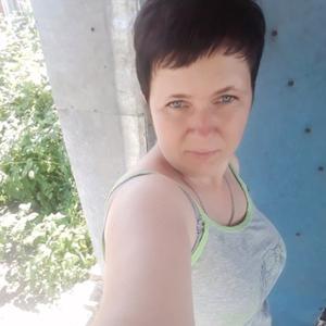Девушки в Саратове: Анюта, 34 - ищет парня из Саратова