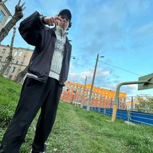 Парни в Челябинске: Денис, 20 - ищет девушку из Челябинска