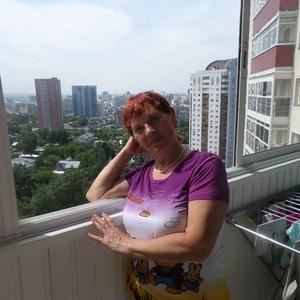 Девушки в Новосибирске: Надежда Тебенькова, 72 - ищет парня из Новосибирска