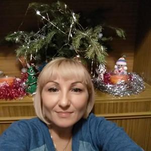 Девушки в Новосибирске: Елена, 51 - ищет парня из Новосибирска