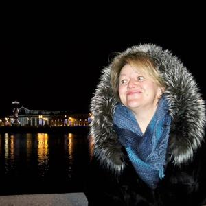 Лариса, 60 лет, Санкт-Петербург