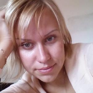 Девушки в Томске: Наталия, 45 - ищет парня из Томска