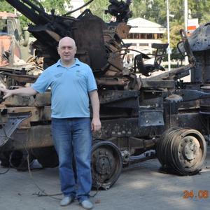 Парни в Донецке: Юрий Колаев, 69 - ищет девушку из Донецка